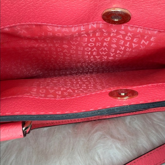 Kate Spade EUC coral pebble, leather satchel bag. Cross/removeable strap - Picture 10 of 11